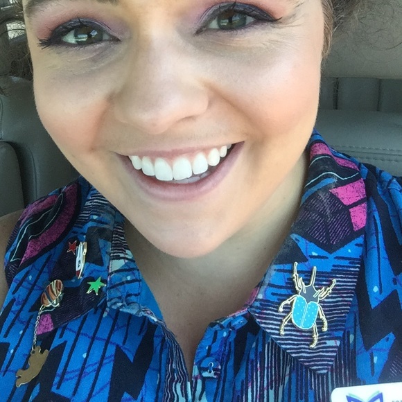 MEET YOUR POSHER - Picture 4 of 5